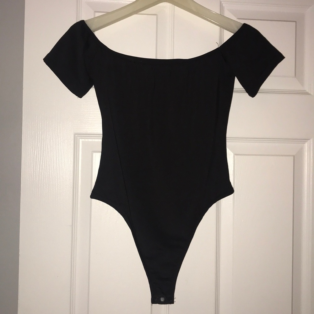 Off the shoulder short sleeve body suit